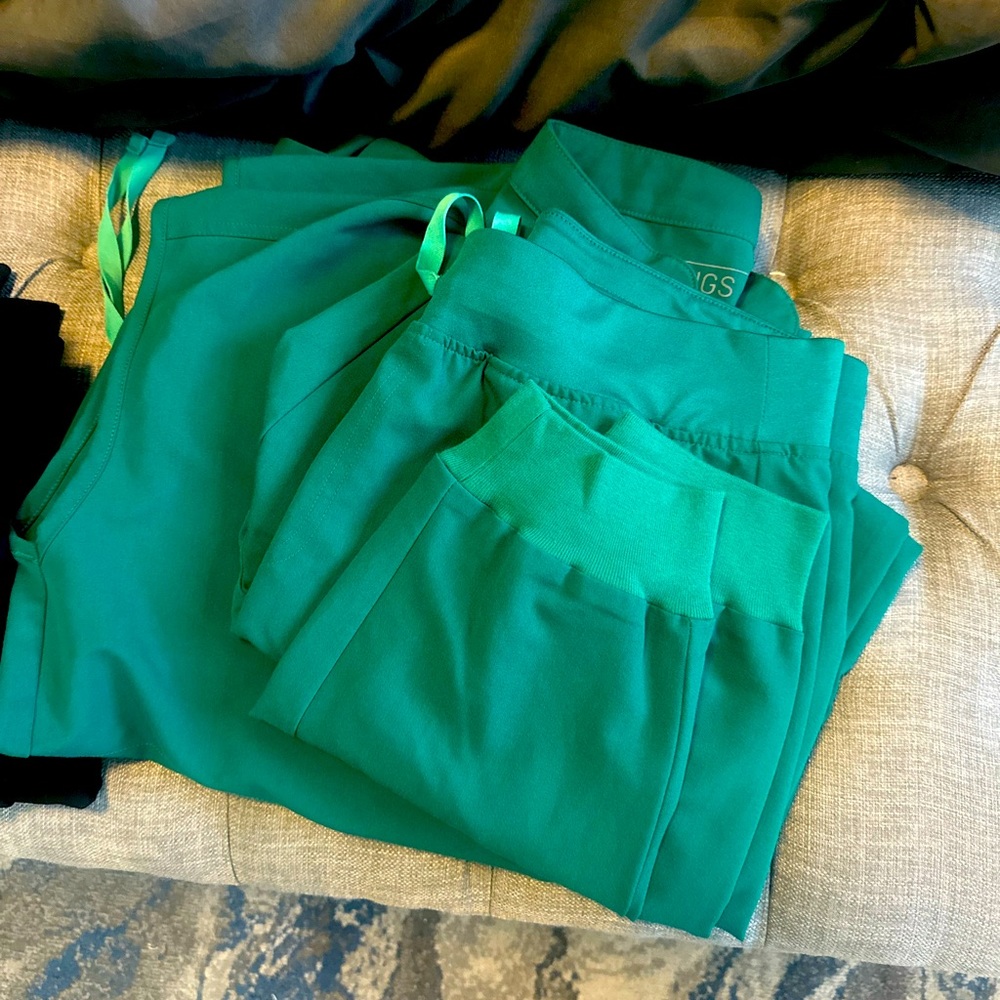 Figs scrubs